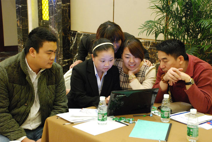 高瞻遠矚，移攬?zhí)煜? 2014年百度移動推廣峰會會議報道